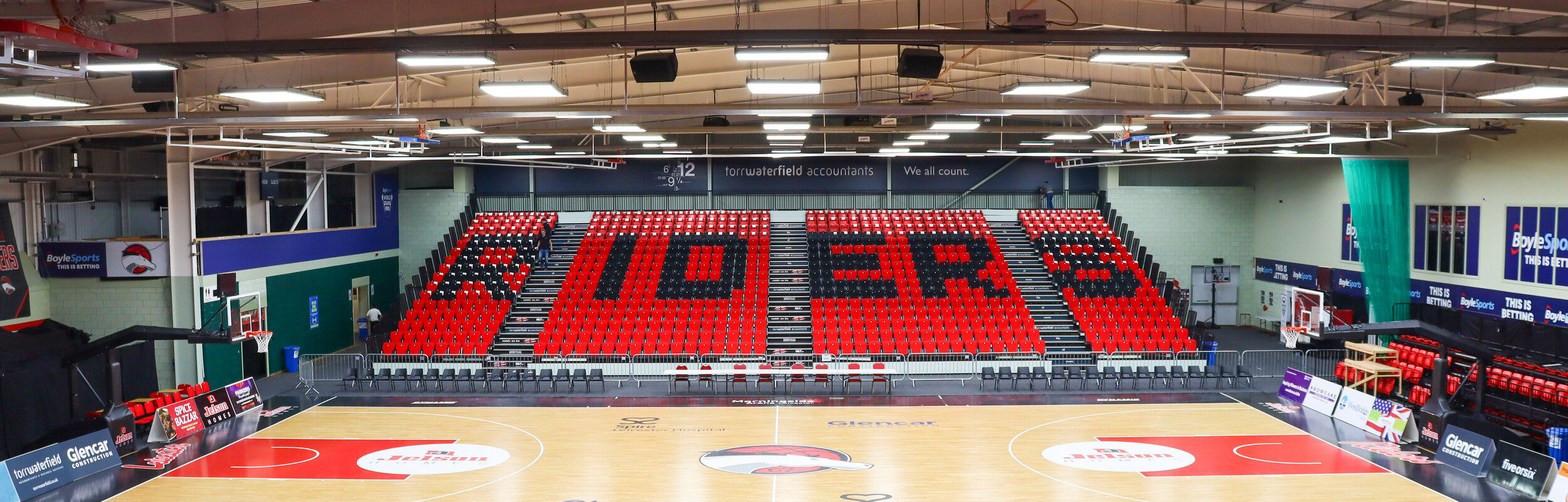 2XL Commercial Finance Announces Sponsorship Deal With The Leicester Riders Basketball Team! 